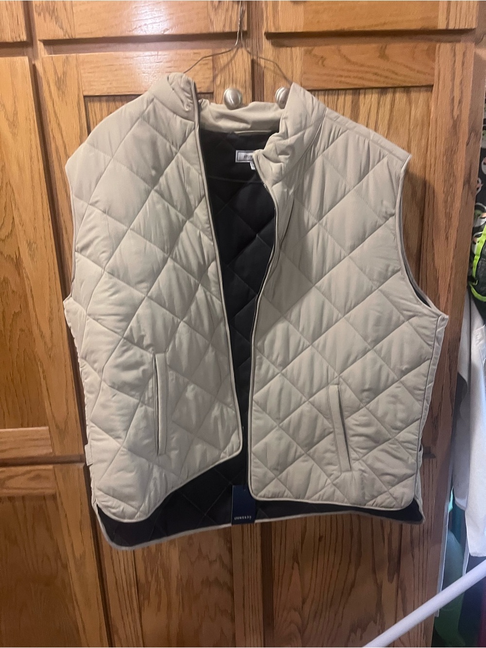 crown & ivy Quilted Vest in True Khaki with Dark Navy Trim